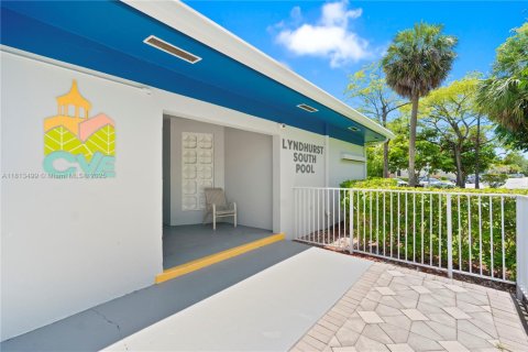 Condo in Deerfield Beach, Florida, 1 bedroom  № 1761712 - photo 28