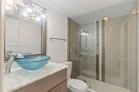 Condo in Deerfield Beach, Florida, 1 bedroom  № 1761712 - photo 16