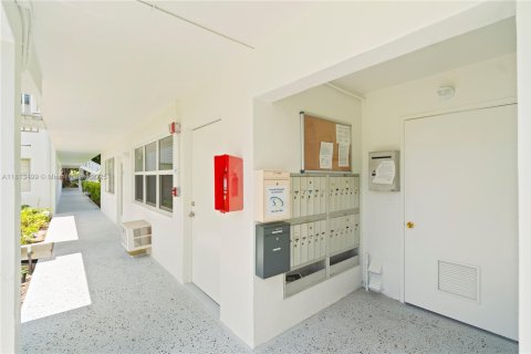 Condo in Deerfield Beach, Florida, 1 bedroom  № 1761712 - photo 24