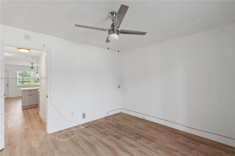Condo in Deerfield Beach, Florida, 1 bedroom  № 1761712 - photo 13