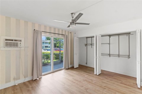 Condo in Deerfield Beach, Florida, 1 bedroom  № 1761712 - photo 11