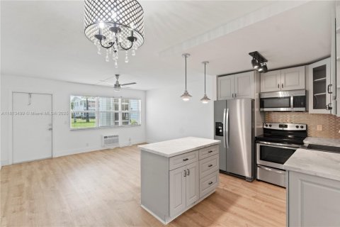 Condo in Deerfield Beach, Florida, 1 bedroom  № 1761712 - photo 4