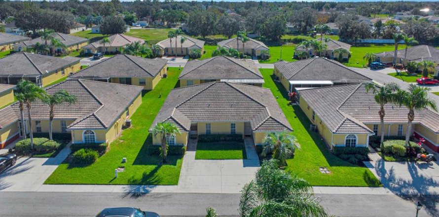 Casa en Poinciana, Florida 3 dormitorios, 115.66 m2 № 1615905