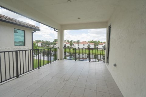 Villa ou maison à louer à Pembroke Pines, Floride: 4 chambres, 236.06 m2 № 2055294 - photo 17