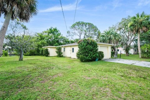 House in Crystal River, Florida 3 bedrooms, 190.26 sq.m. № 1803843 - photo 23