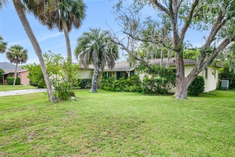 House in Crystal River, Florida 3 bedrooms, 190.26 sq.m. № 1803843 - photo 22