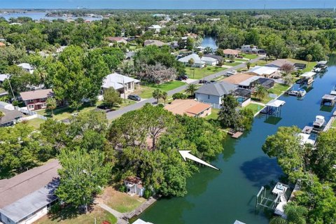 House in Crystal River, Florida 3 bedrooms, 190.26 sq.m. № 1803843 - photo 3