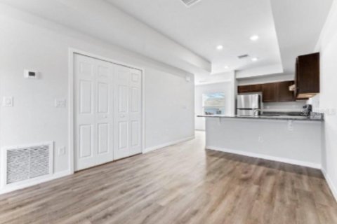 Immobilier commercial à vendre à Englewood, Floride: 194.72 m2 № 1683069 - photo 5