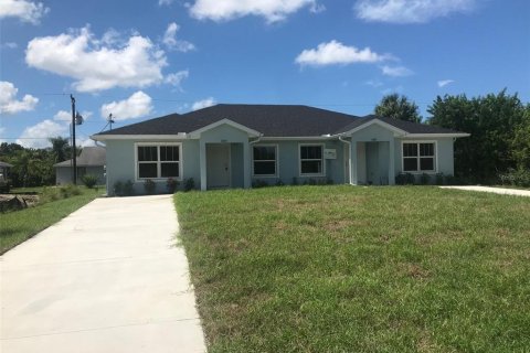 Immobilier commercial à vendre à Englewood, Floride: 194.72 m2 № 1683069 - photo 1