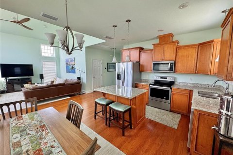 House in Eastpoint, Florida 2 bedrooms, 120.96 sq.m. № 2109900 - photo 16