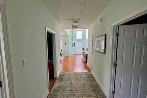 House in Eastpoint, Florida 2 bedrooms, 120.96 sq.m. № 2109900 - photo 19