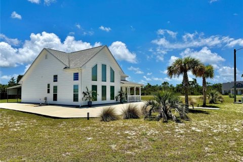 House in Eastpoint, Florida 2 bedrooms, 120.96 sq.m. № 2109900 - photo 4