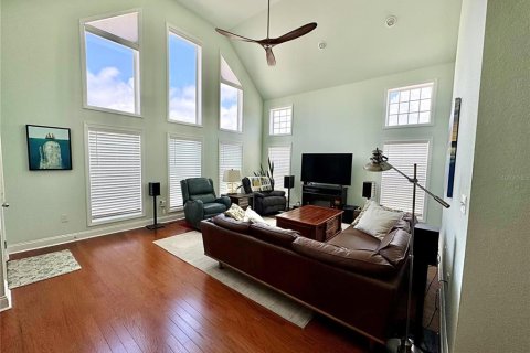 House in Eastpoint, Florida 2 bedrooms, 120.96 sq.m. № 2109900 - photo 10