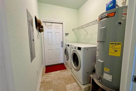 House in Eastpoint, Florida 2 bedrooms, 120.96 sq.m. № 2109900 - photo 26