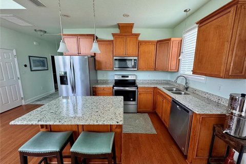 House in Eastpoint, Florida 2 bedrooms, 120.96 sq.m. № 2109900 - photo 15