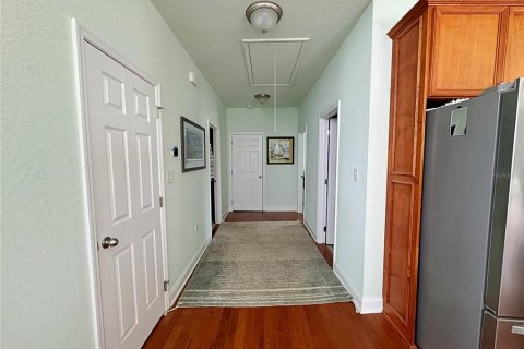 House in Eastpoint, Florida 2 bedrooms, 120.96 sq.m. № 2109900 - photo 18