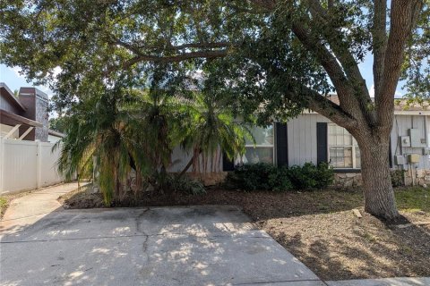 Casa en Brandon, Florida 3 dormitorios, 108.6 m2 № 2208852