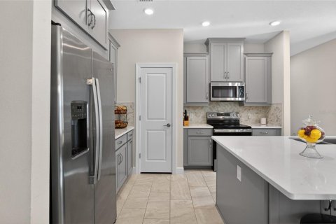 House in Kissimmee, Florida 3 bedrooms, 160.07 sq.m. № 2213021 - photo 14