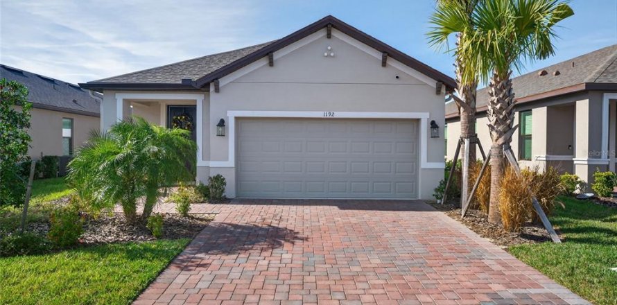 House in Kissimmee, Florida 3 bedrooms, 160.07 sq.m. № 2213021