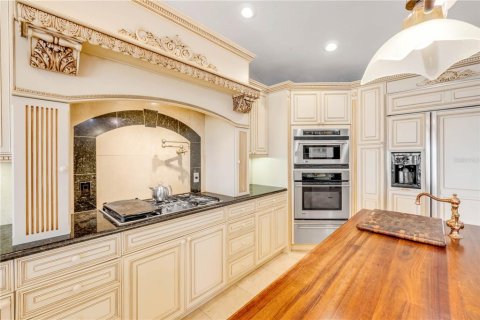 House in New Smyrna Beach, Florida 6 bedrooms, 448.44 sq.m. № 1805036 - photo 14