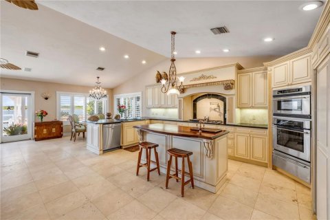 House in New Smyrna Beach, Florida 6 bedrooms, 448.44 sq.m. № 1805036 - photo 18