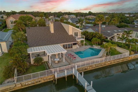 House in New Smyrna Beach, Florida 6 bedrooms, 448.44 sq.m. № 1805036 - photo 1