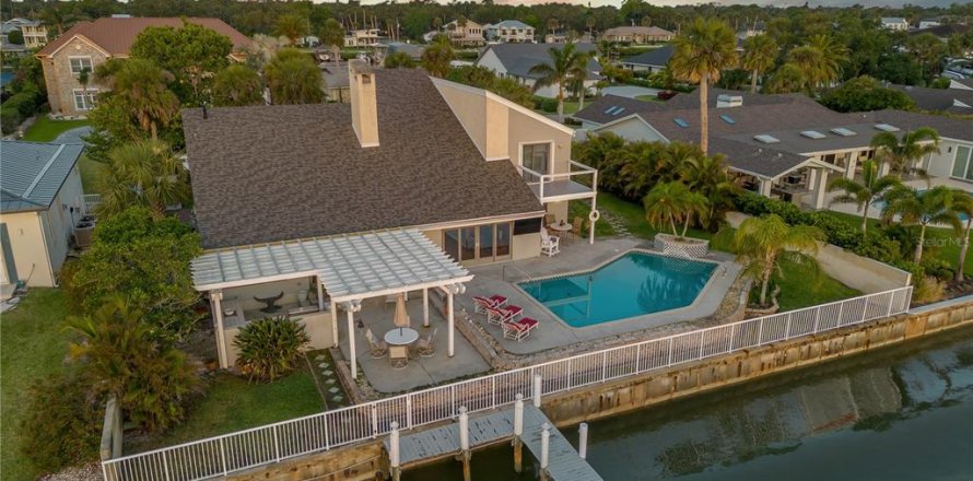 House in New Smyrna Beach, Florida 6 bedrooms, 448.44 sq.m. № 1805036