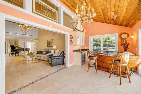 House in New Smyrna Beach, Florida 6 bedrooms, 448.44 sq.m. № 1805036 - photo 25