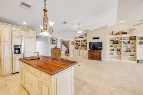 House in New Smyrna Beach, Florida 6 bedrooms, 448.44 sq.m. № 1805036 - photo 17