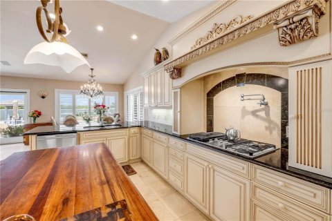 House in New Smyrna Beach, Florida 6 bedrooms, 448.44 sq.m. № 1805036 - photo 15