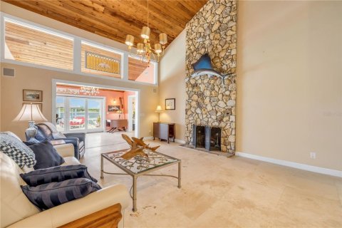 House in New Smyrna Beach, Florida 6 bedrooms, 448.44 sq.m. № 1805036 - photo 22