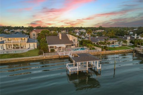 House in New Smyrna Beach, Florida 6 bedrooms, 448.44 sq.m. № 1805036 - photo 4