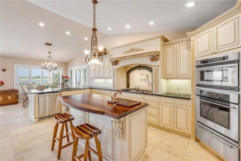 House in New Smyrna Beach, Florida 6 bedrooms, 448.44 sq.m. № 1805036 - photo 12