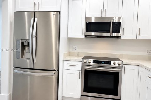 Casa en venta en North Miami Beach, Florida, 4 dormitorios, 120.77 m2 № 2377262 - foto 6