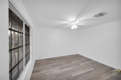 Casa en venta en Port Charlotte, Florida, 4 dormitorios, 117.34 m2 № 1884562 - foto 9