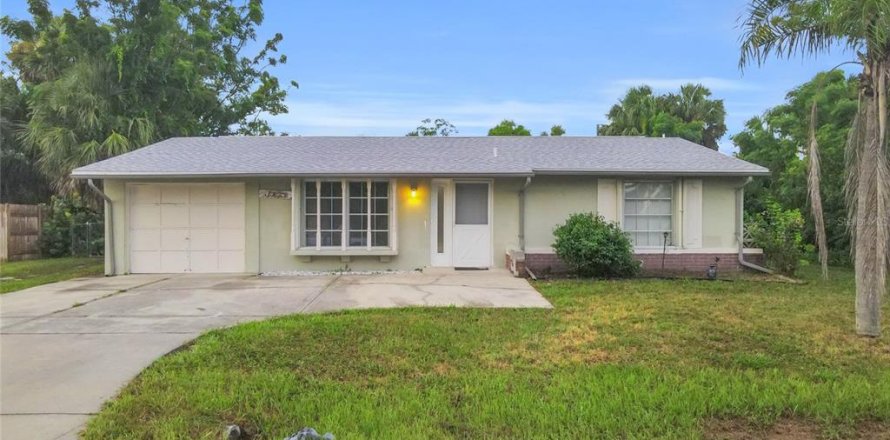 Casa en Port Charlotte, Florida 4 dormitorios, 117.34 m2 № 1884562