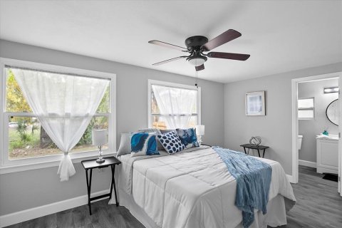 House in Sarasota, Florida 3 bedrooms, 111.48 sq.m. № 1300349 - photo 12