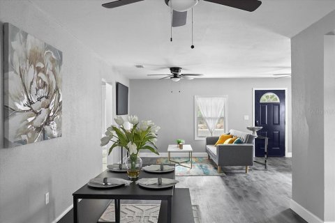 House in Sarasota, Florida 3 bedrooms, 111.48 sq.m. № 1300349 - photo 8