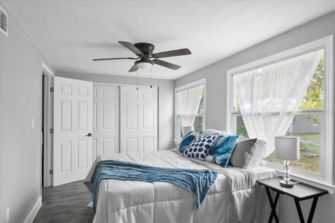 House in Sarasota, Florida 3 bedrooms, 111.48 sq.m. № 1300349 - photo 15