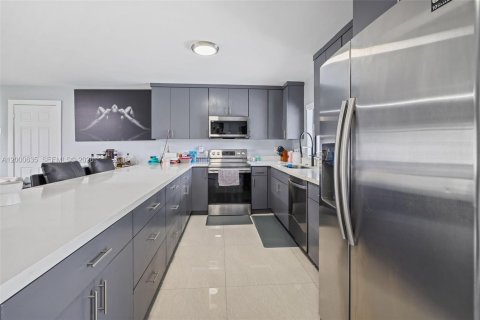 Купить виллу или дом в Майами, Флорида 4 спальни, 151.43м2, № 2067652 - фото 11