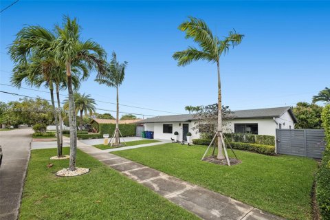 Купить виллу или дом в Майами, Флорида 4 спальни, 151.43м2, № 2067652 - фото 2