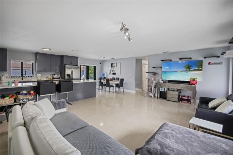 Купить виллу или дом в Майами, Флорида 4 спальни, 151.43м2, № 2067652 - фото 14