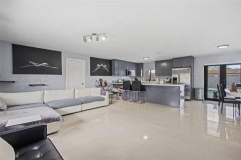 Купить виллу или дом в Майами, Флорида 4 спальни, 151.43м2, № 2067652 - фото 13