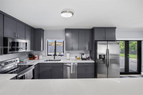 Купить виллу или дом в Майами, Флорида 4 спальни, 151.43м2, № 2067652 - фото 9