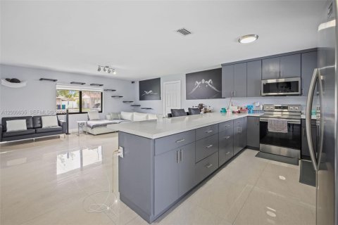 Купить виллу или дом в Майами, Флорида 4 спальни, 151.43м2, № 2067652 - фото 12