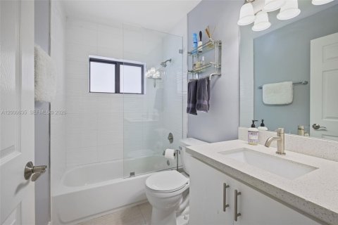 Купить виллу или дом в Майами, Флорида 4 спальни, 151.43м2, № 2067652 - фото 19