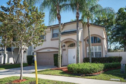 Casa en venta en Pembroke Pines, Florida, 3 dormitorios, 193.89 m2 № 2388469 - foto 2