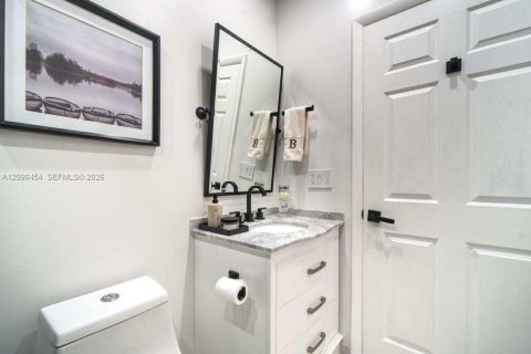 Casa en venta en Pembroke Pines, Florida, 3 dormitorios, 193.89 m2 № 2388469 - foto 13