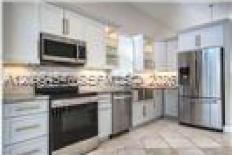 Casa en venta en Pembroke Pines, Florida, 3 dormitorios, 193.89 m2 № 2388469 - foto 7