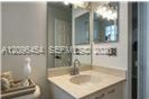 Casa en venta en Pembroke Pines, Florida, 3 dormitorios, 193.89 m2 № 2388469 - foto 14